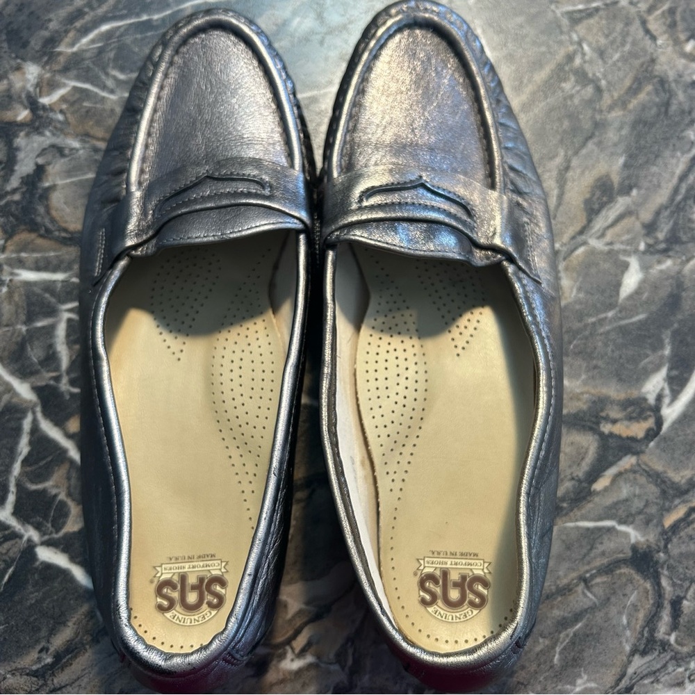 (Size 9W) SAS Tripad Comfort Silver/Pewter Leather Slip On Penny Loafers Womens